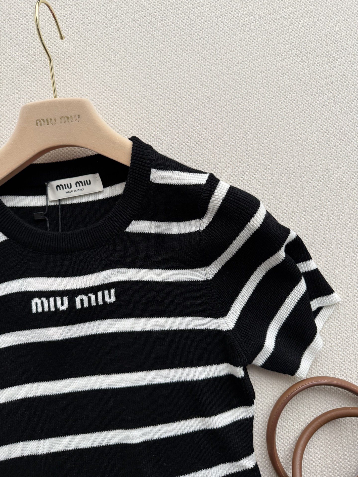 Women's short sleeves